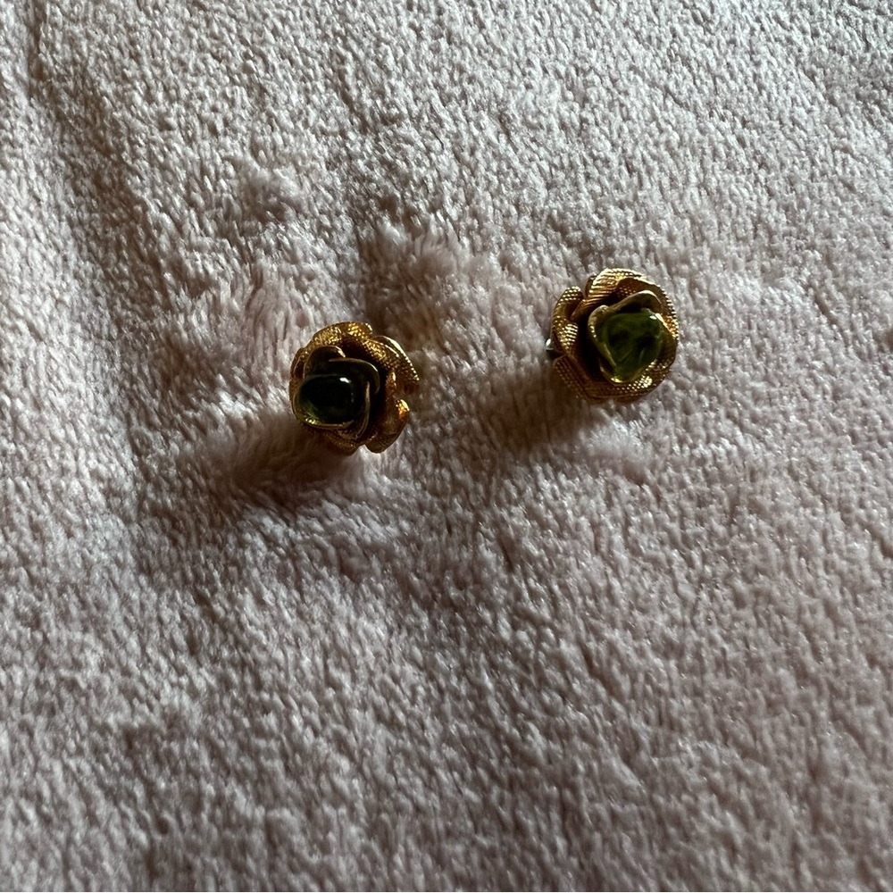 Vintage earrings 🌸
